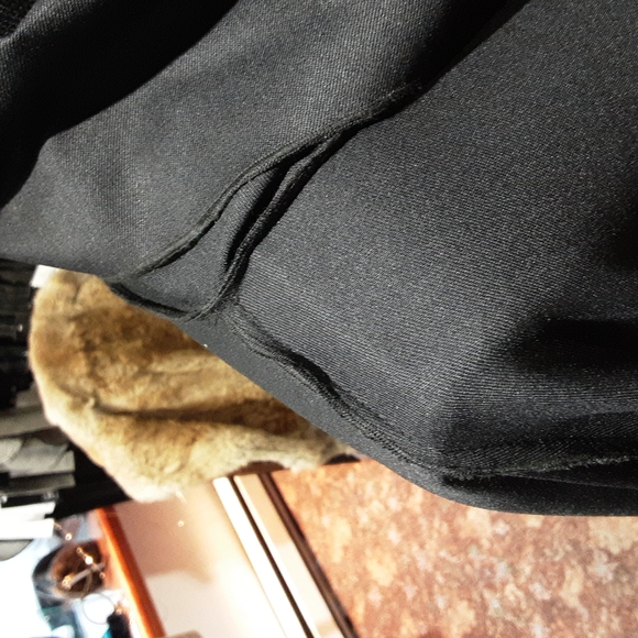 Cape - Picture 5 of 6